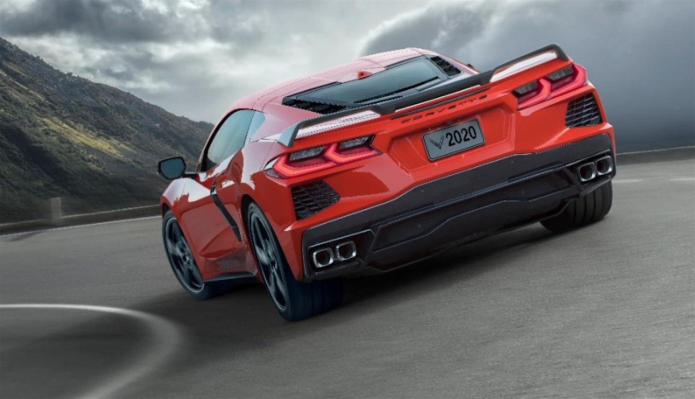 Nuova Chevrolet Corvette Stingray Rivoluzione centrale a basso costo