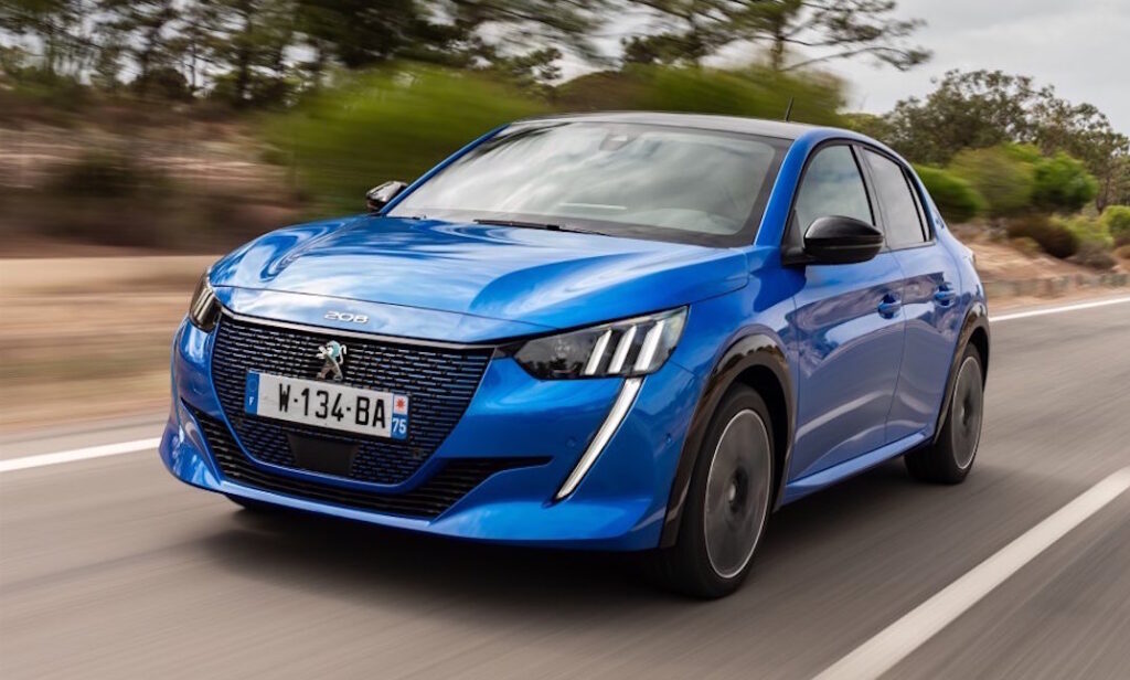 Peugeot e-208: uno scatto e sei già nel futuro