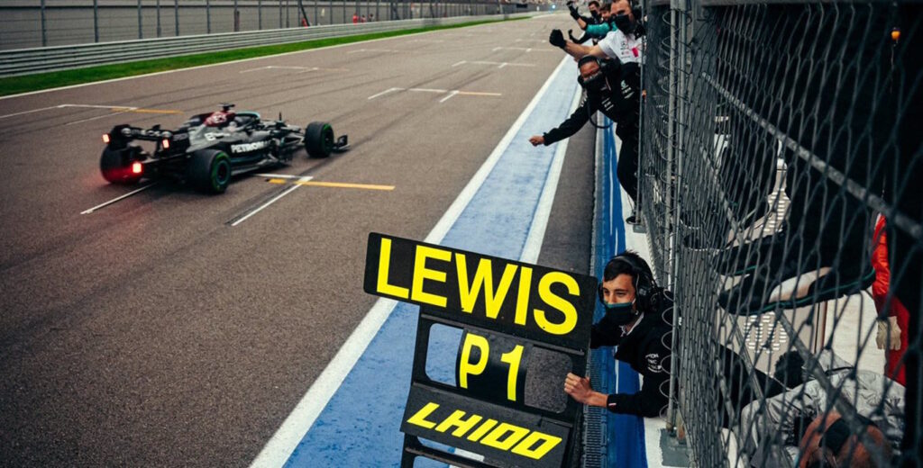 Lewis Hamilton al volante della Mercedes ha vinto il Gran Premio di Russia di Formula 1