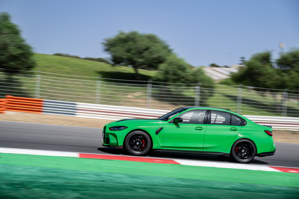 La propulsione della nuova BMW M3 CS abbina un motore sei cilindri in linea da 405 kW/550 CV a un cambio M Steptronic a otto rapporti